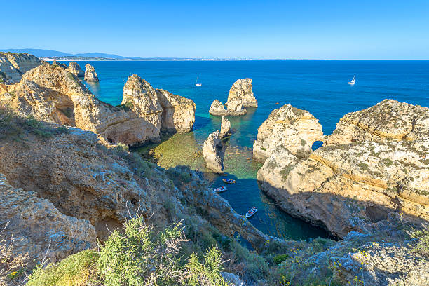 istock Rocky Coast in Algarve 500611041