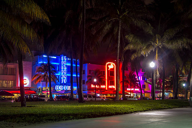 istock Illuminations in Art Deco District, Miami Beach 500613112