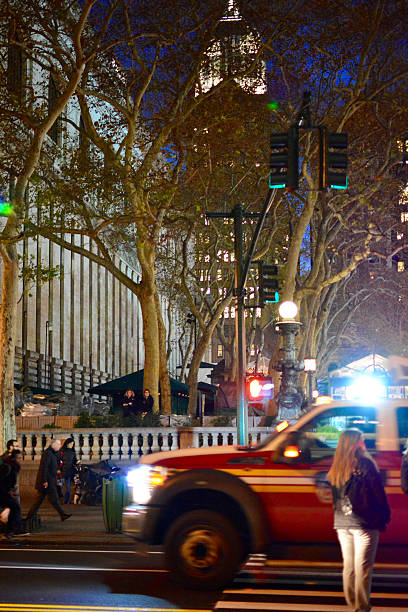 ambulans nyfd - times square flash zdjęcia i obrazy z banku zdjęć