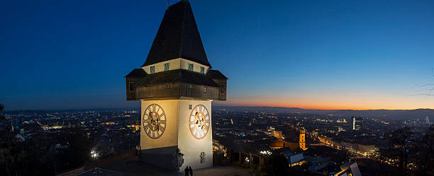 graz, schlossberg - graz clock tower clock austria photos et images de collection