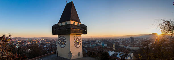 tour de l'horloge de graz - graz clock tower clock austria photos et images de collection
