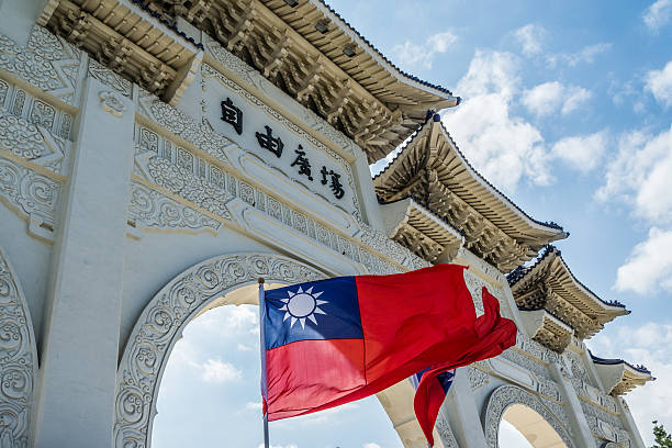 Liberty Square Taiwan flag in Liberty Square, in front of Chiang Kaishek Memorial Hall,Taipei taiwanese flag stock pictures, royalty-free photos & images