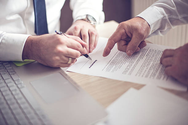 istock Business man signing a contract 500691894