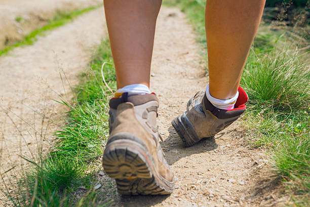 missteps de producir daños en el tobillo - ankle fotografías e imágenes de stock