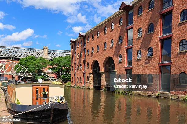 El Canal En Castlefield Manchester Foto de stock y más banco de imágenes de Agua - Agua, Aire libre, Arquitectura