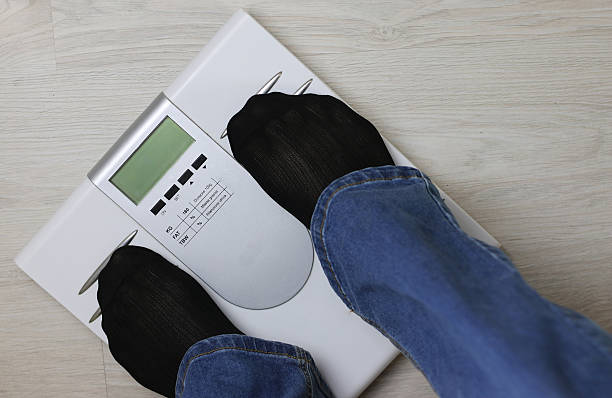 istock Scales calories pastry weight 500725620