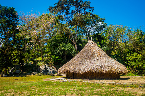 Tradicionales de la casa de Kogi personas, indígena grupo étnico, Colombia photo