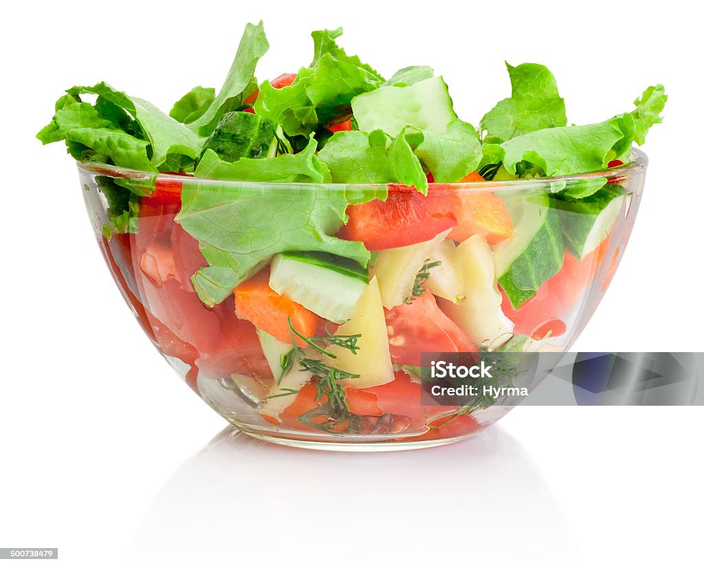 Salade de légumes frais dans un bol, isolé sur blanc transparente - Photo de Saladier libre de droits