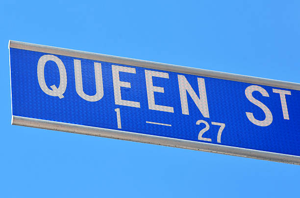 istock Queen Street signpost 500747380