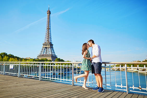 istock Young romantic couple spending their vacation in Paris 500752106