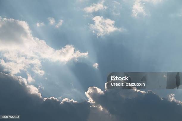 Il Cloud - Fotografie stock e altre immagini di A mezz'aria - A mezz'aria, Altocumulo, Ambientazione esterna