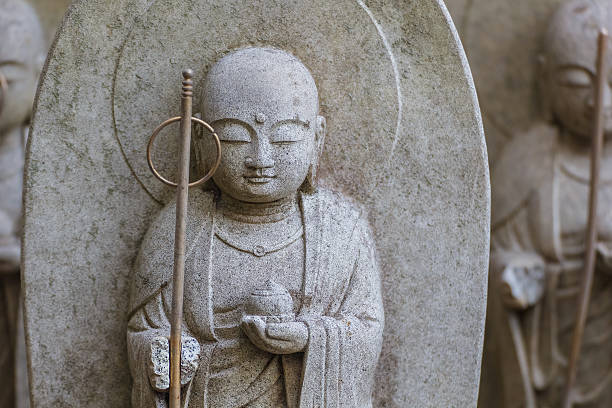 piccolo jizo statue di hase-dera di kama kura - hase temple foto e immagini stock