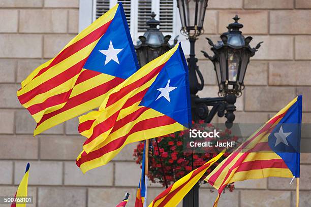 Foto de Catalunha Flags e mais fotos de stock de Antigo - Antigo, Bandeira, Barcelona - Espanha