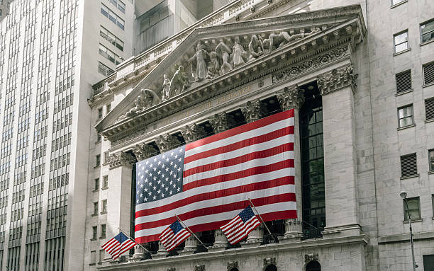 нью-йоркская фондовая биржа - wall street new york stock exchange stock exchange street стоковые фото и изображения