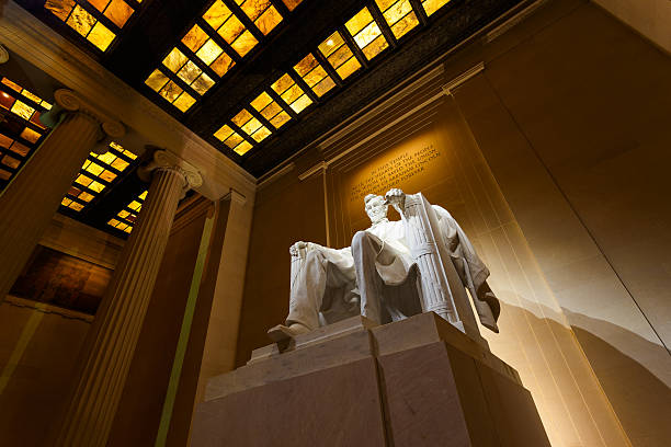 istock Lincoln Memorial at Night 500784304