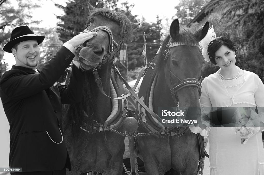 Retro Paar mit Pferden auf Ihre Hochzeit - Lizenzfrei 1930-1939 Stock-Foto