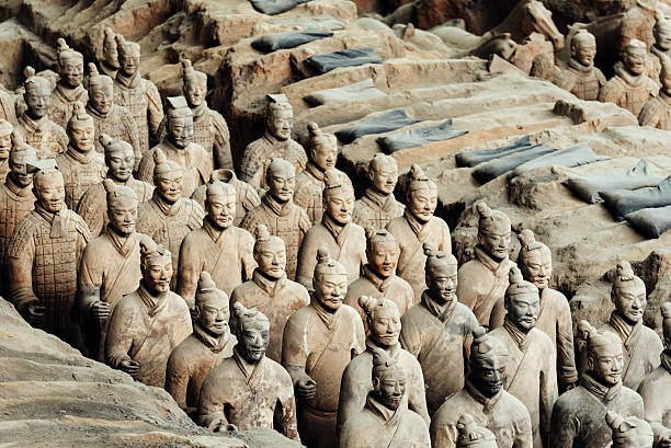 guerrieri di terracotta di xian, in cina - xian immagine foto e immagini stock