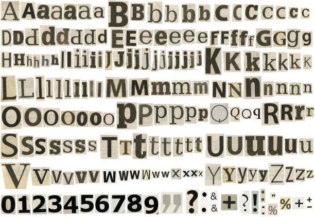 tamanho grande coleção de preto e branco jornais carta clippings - typescript variation newspaper alphabet - fotografias e filmes do acervo