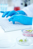 chemiker-der-ausstattung.jpg?b=1&s=170x1