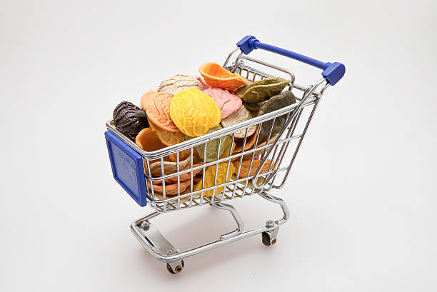 istock Pasta in a shopping cart 500852853