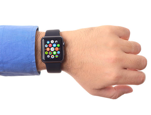 tragbarer technologie apple watch - human hand social networking mobility computer monitor stock-fotos und bilder