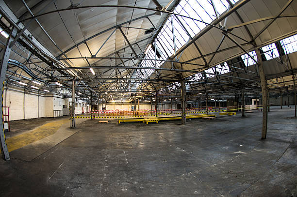 istock Warehouse Disused Commercial Business 500879208