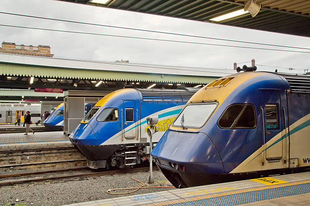 xpt 電車に、シドニーの中央駅 - diesel locomotive ストックフォトと画像