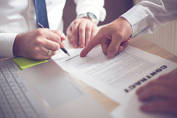 istock Business man signing a contract 500880988