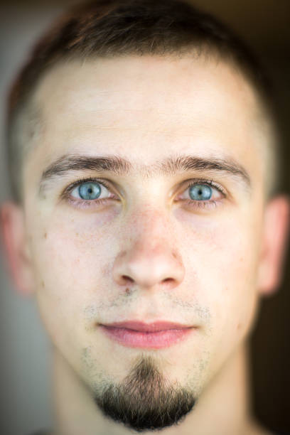 Shalow depth of field portrait of a man.
