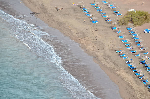 istock Tropical Beach near the City 500883112