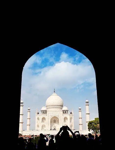 Photo of Taj Mahal view from arch silhouette