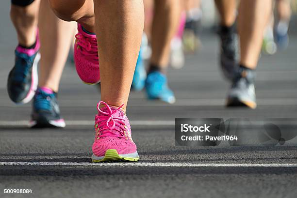 Marathonläufer Stockfoto und mehr Bilder von Aktiver Lebensstil - Aktiver Lebensstil, Aktivitäten und Sport, Ausdauer