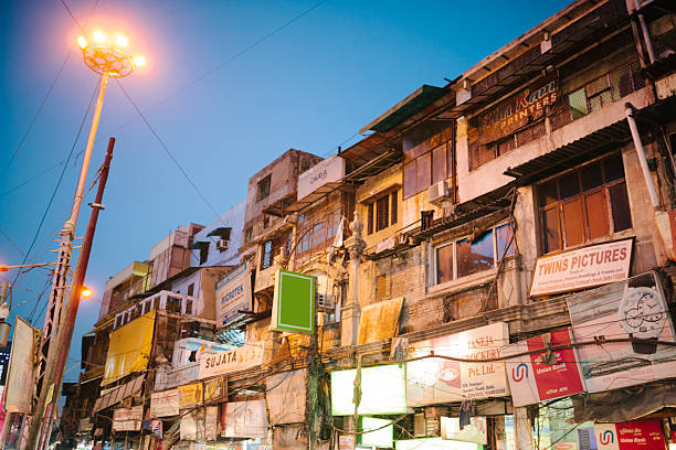 delhi street - old delhi fotografías e imágenes de stock