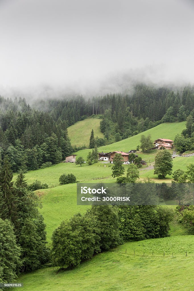 Kitzbühel na região do Tirol - Foto de stock de Aberto royalty-free