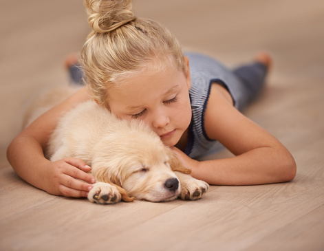 Cute kid sleeping with her puppyhttp://195.154.178.81/DATA/i_collage/pi/shoots/783492.jpg