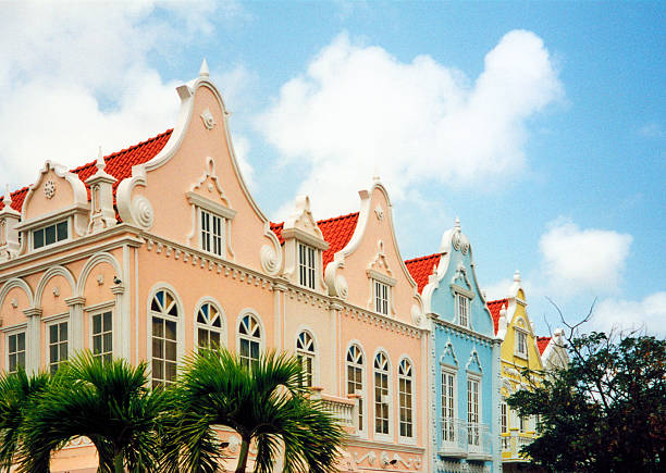 oranjestad, aruba: architettura coloniale olandese - dutch colonial foto e immagini stock