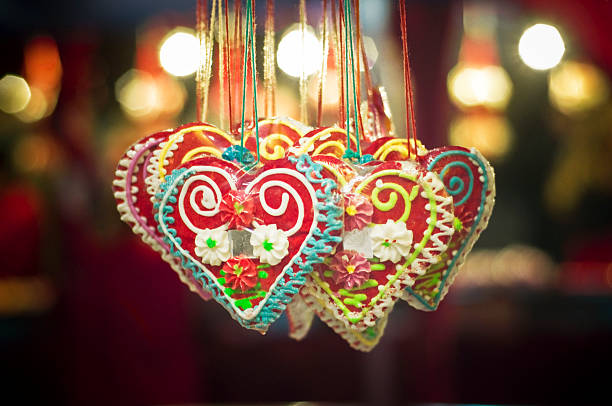 istock Gingerbread sweet heart 500933138
