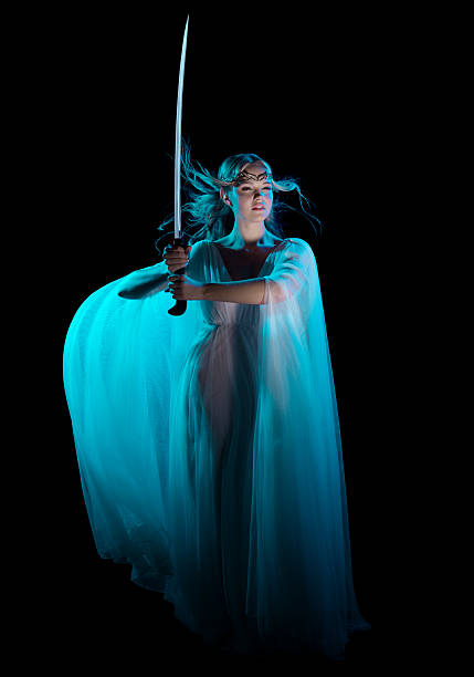 elven dziewczyna z miecz - isolated glamour conflict action zdjęcia i obrazy z banku zdjęć