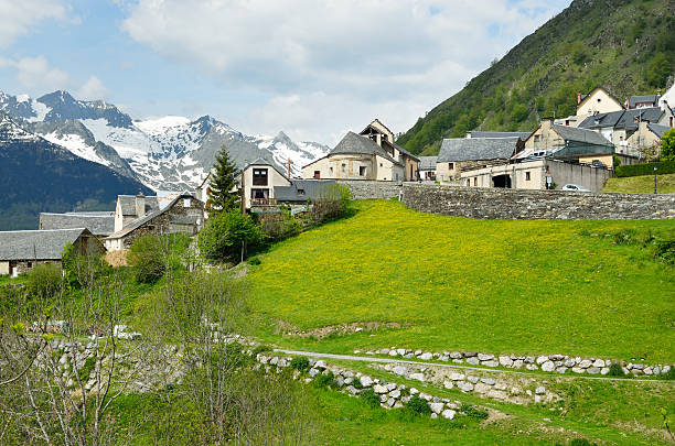 Französische Bergstadt Luz Saint-Sauveur – Foto