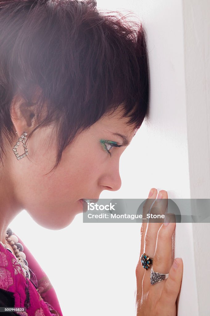 Печальный Молодая женщина, экспрессирующих Тревога - Стоковые фото Борьба роялти-фри
