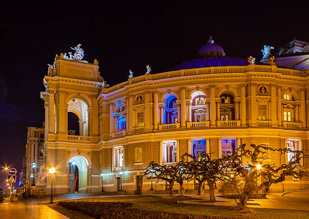 odessa ópera y el ballet theatre en la noche.  ucrania - opera house opera stage theater european culture fotografías e imágenes de stock