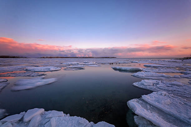 istock sunrise in Toronto's Cherry Beach during winter 500992214