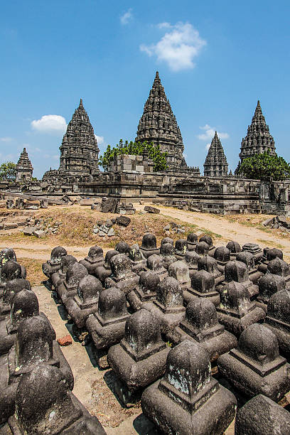 templo de prambanan compostos - asia buddha buddhism carving - fotografias e filmes do acervo