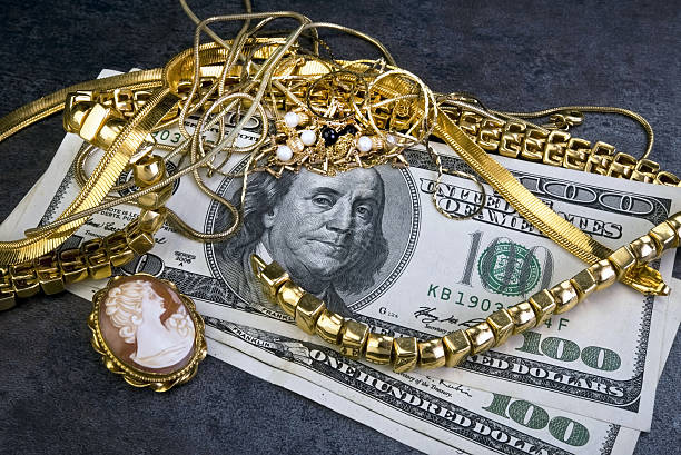 How To Find The Best Pawn Shops Near Me? (2023) 3 scrap gold jewellry