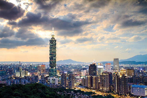 istock Elephant mountain to see Taipei 501023795