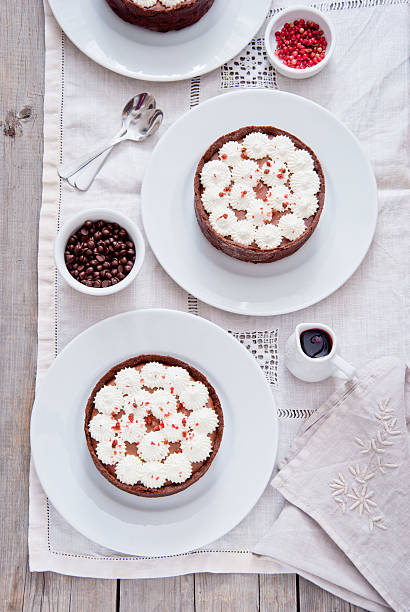 チョコレートタルトレット - tart chocolate dessert chocolate dessert cup ストックフォトと画像