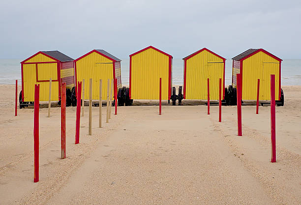 istock Belgian vintage beach cabins in Yellow and Red 501031790