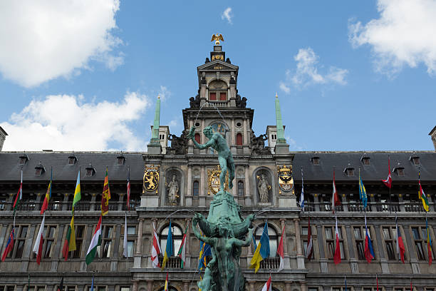 istock Antwerp City Hall and Brabo Fountain 501044531