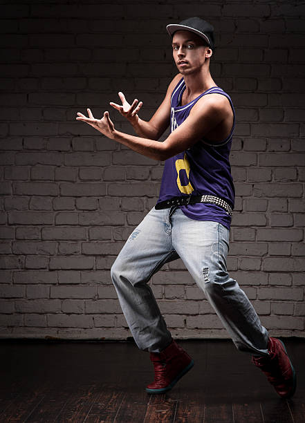 maschio ballerino hip-hop - dancing hip hop performing arts event artist foto e immagini stock