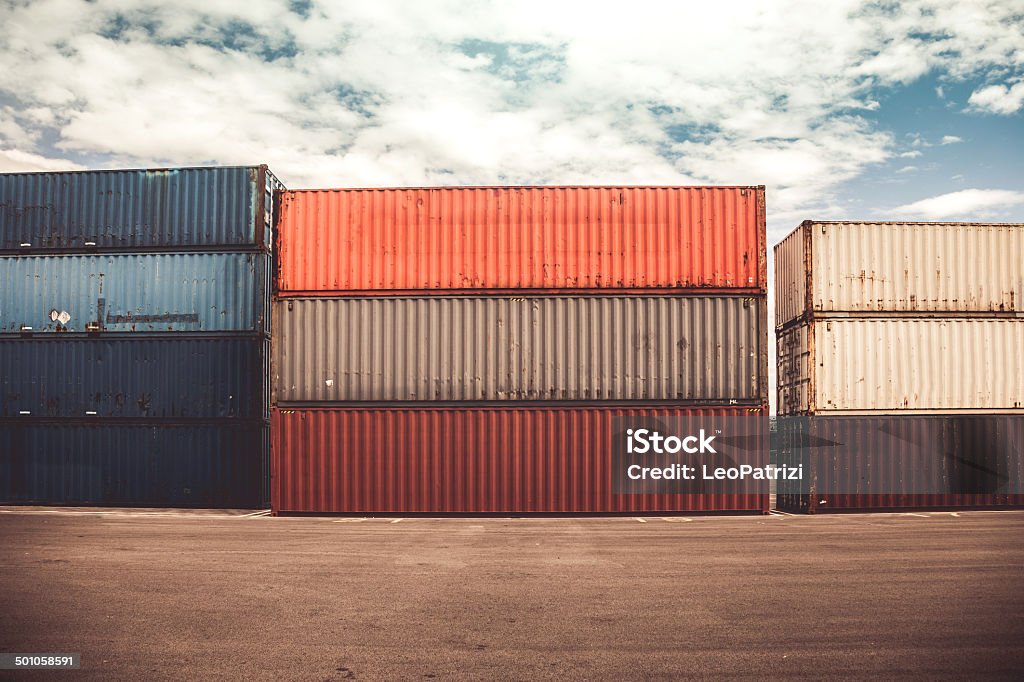 Container im dock - Lizenzfrei Anlegestelle Stock-Foto